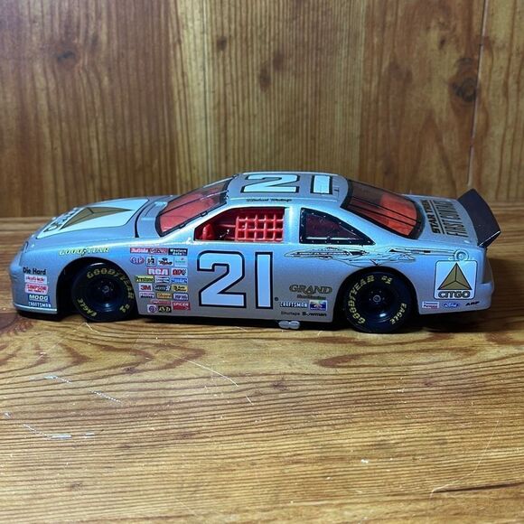 Star Trek First Contact 1996 NASCAR Michael Waltrip Diecast Stock Car Winston - Picture 3 of 9